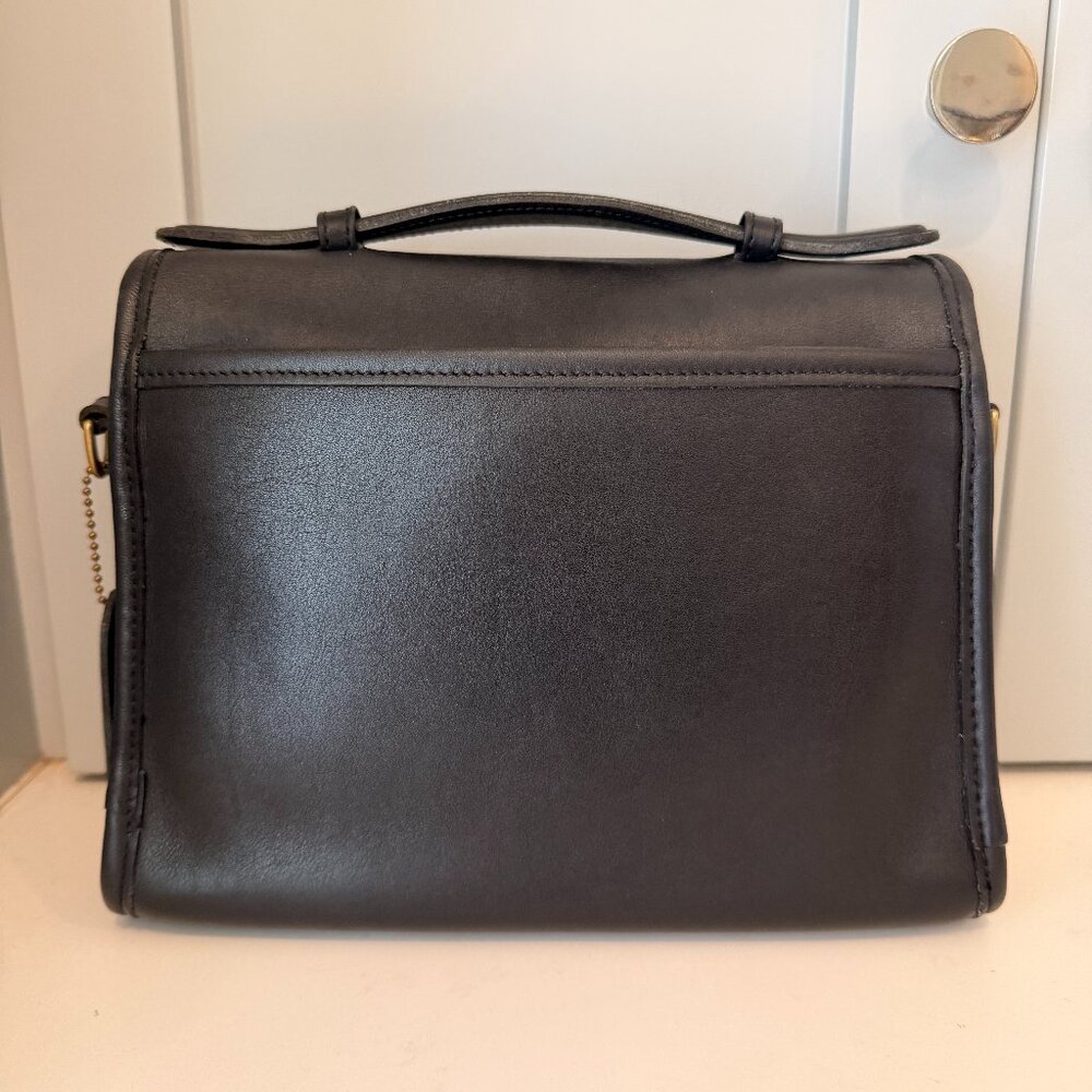 Vintage COACH Court Turnlock Crossbody Bag โ Model 9870 | Black - Picture 2 of 16